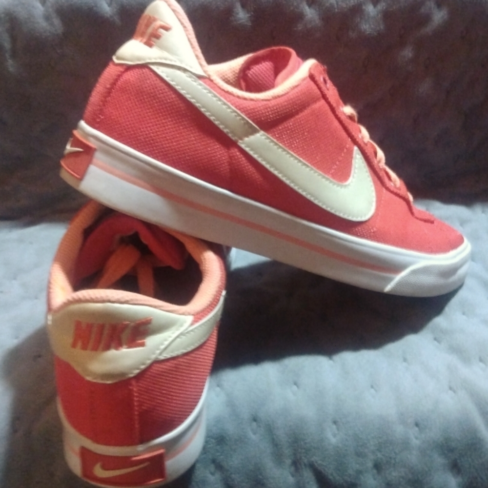 Woman's Sneakers Nike